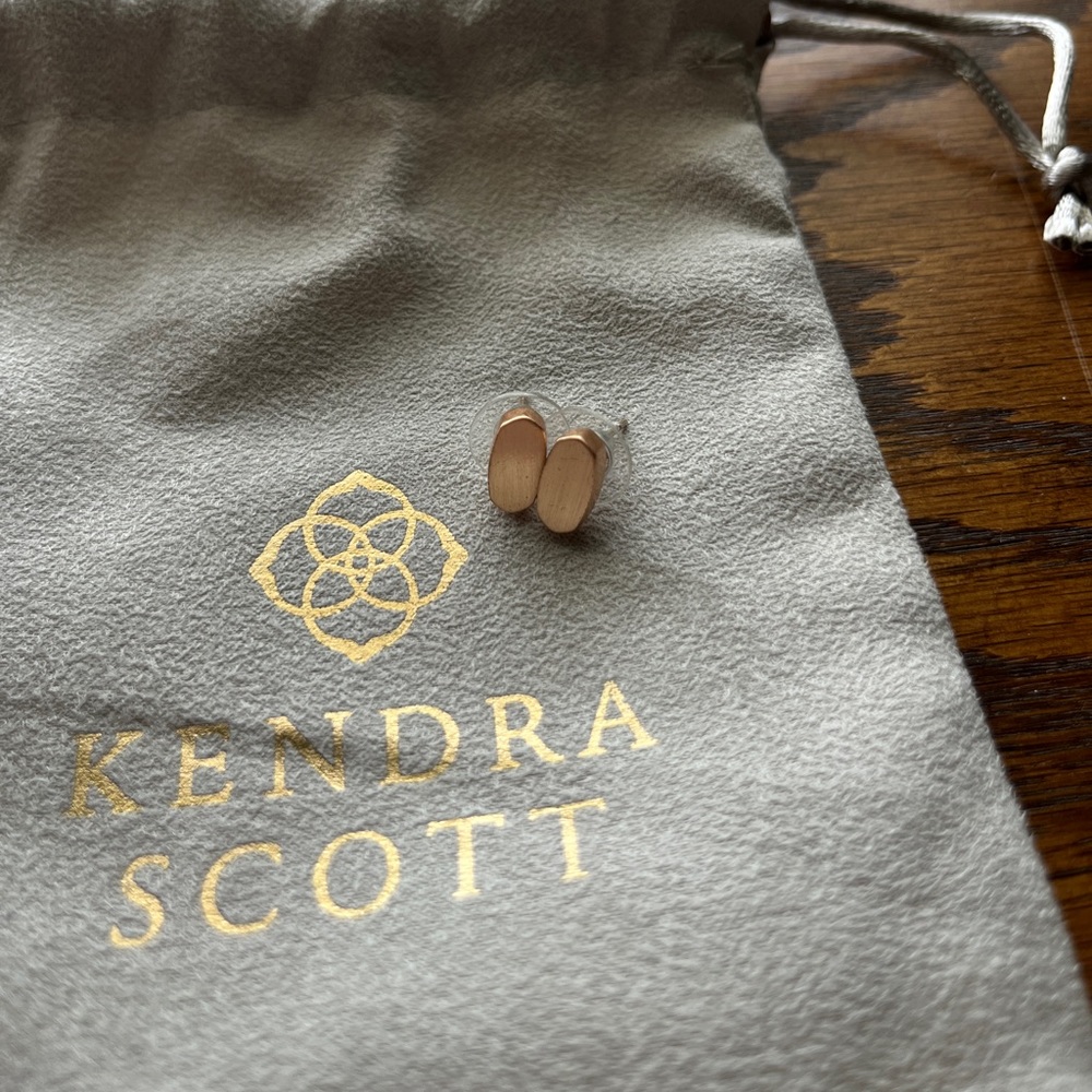 Kendra Scott Barrett Stud Earrings in Rose Gold